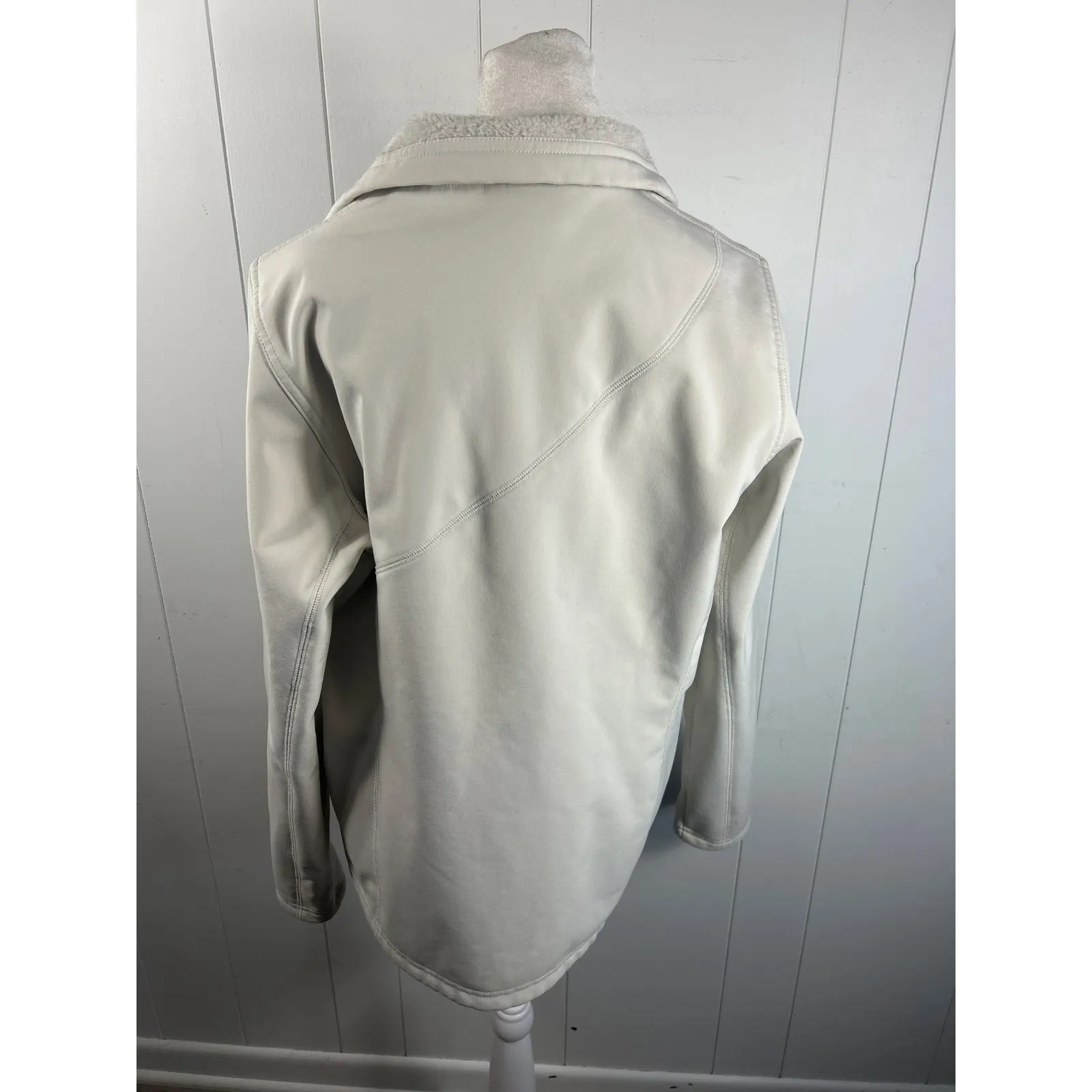 Vintage Nike ACG Women's Beige Soft Shell Fleeced Lined Full Zip Hiking Jacket - Image 3