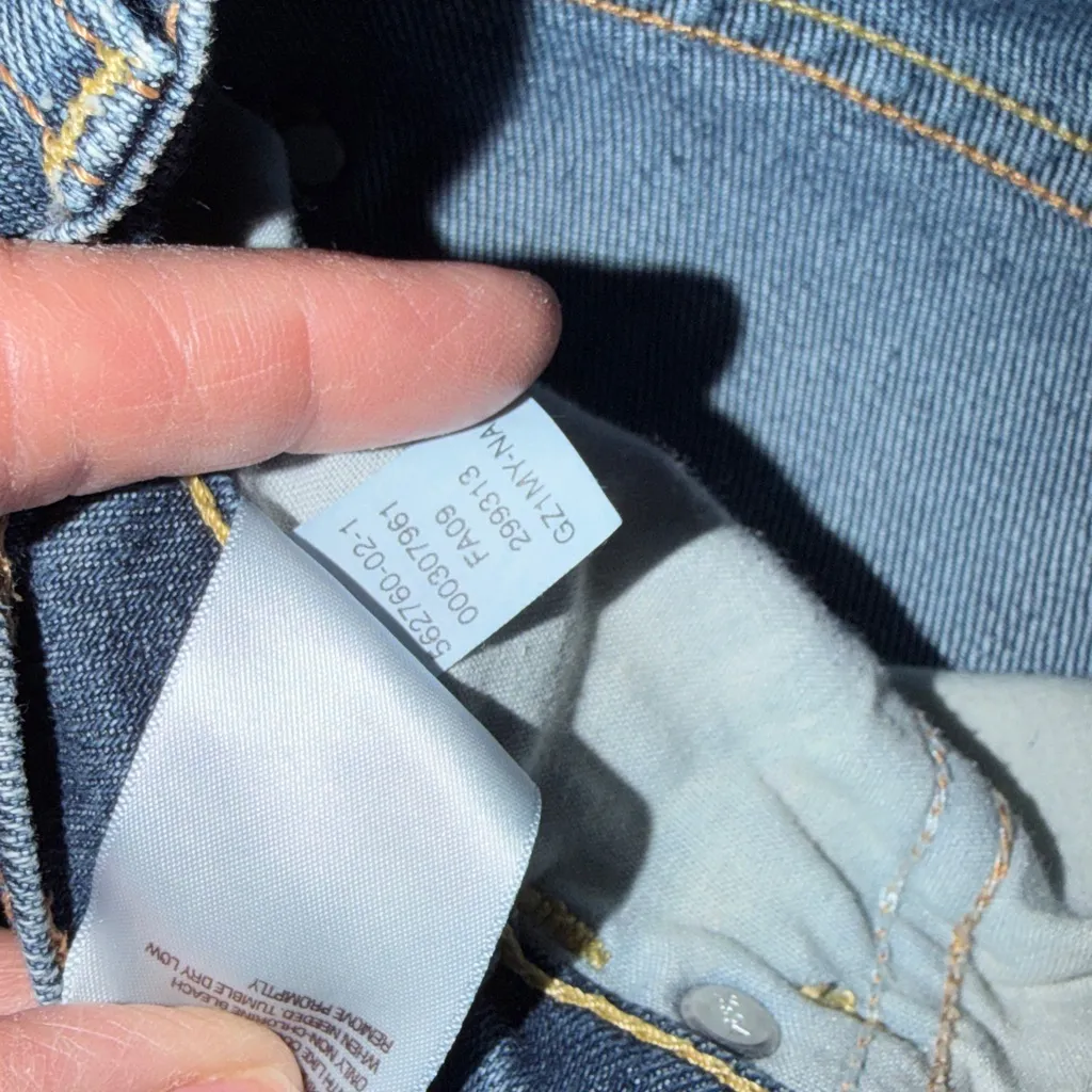 Old Navy Women's Light Blue Boot Cut Jeans Flirt - Image 6