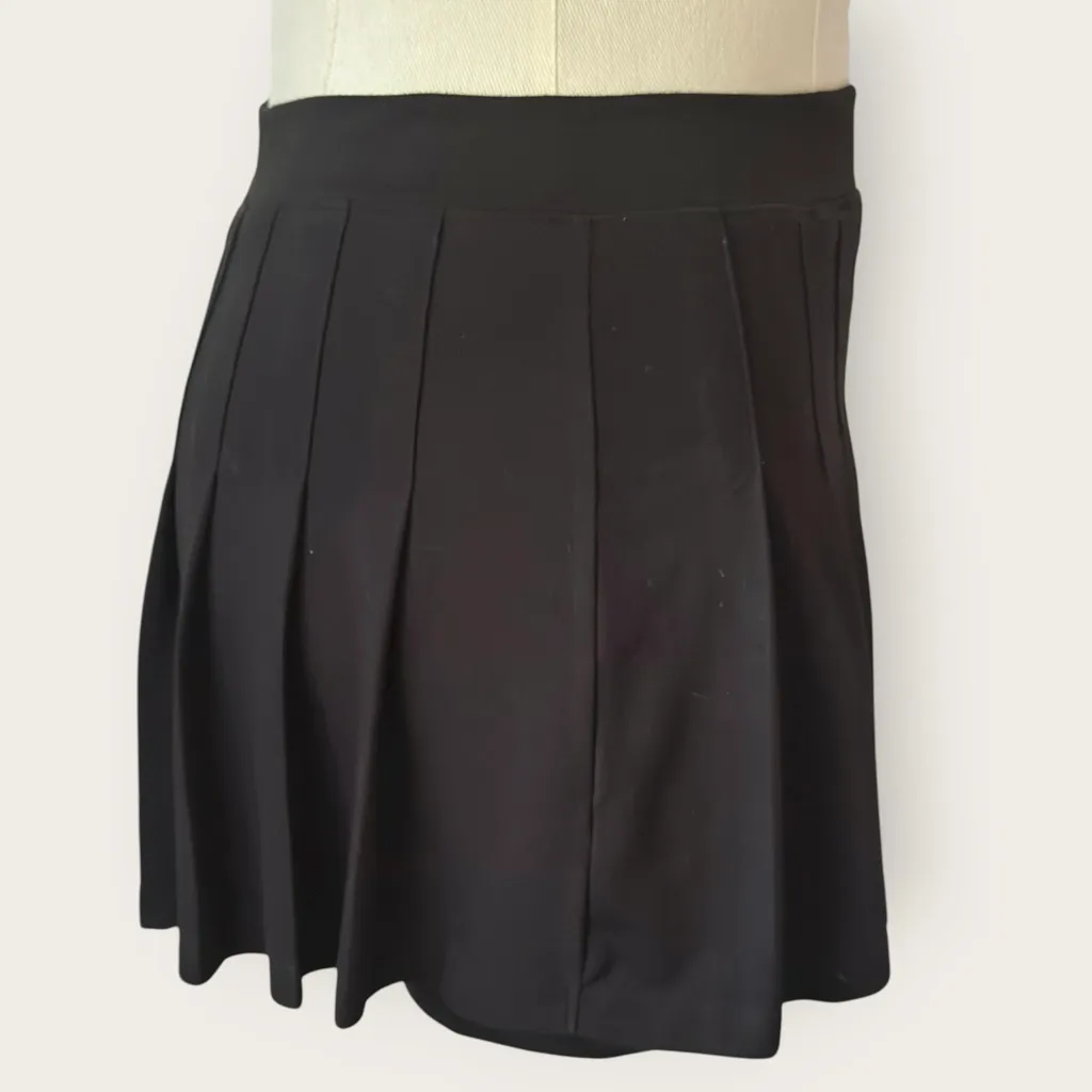 Pink Victoria Secret Black Pleated Mini Skort (972) - Image 5