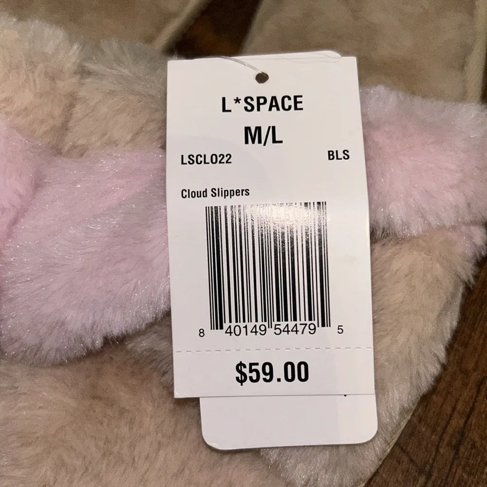 Sold Out Style Pink Fuzzy Cloud Slippers Size M/L (8-10) NEW - Image 4