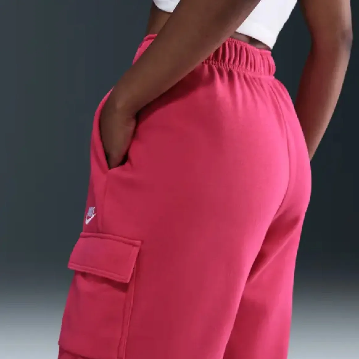 Nike sportswear club fleece mid-rise oversized cargo sweatpants - pink NWT Large - Image 4