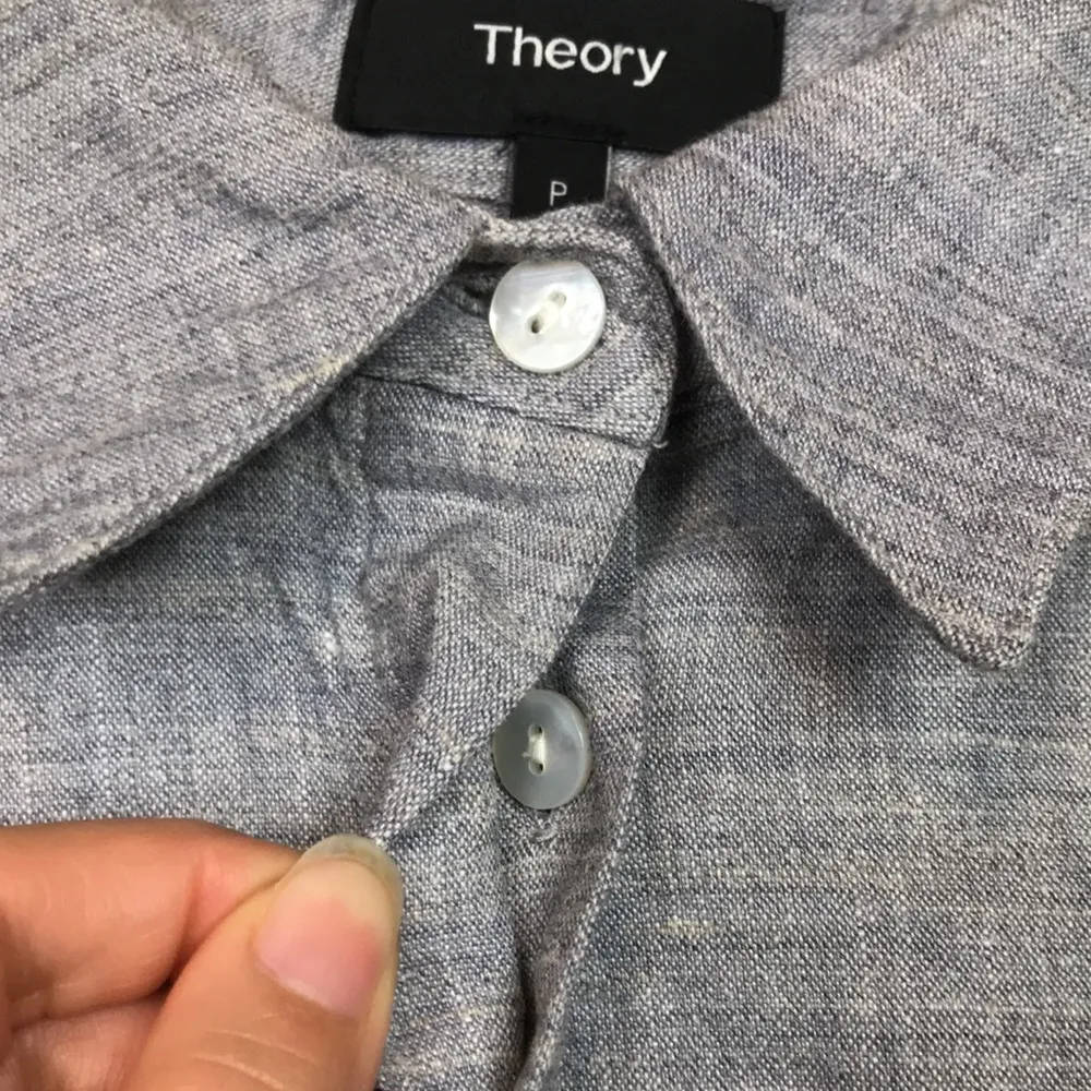 Theory Women’s Classic Eco Sharkskin Linen Blend Button-Up Short Sleeve Shirt - Image 3