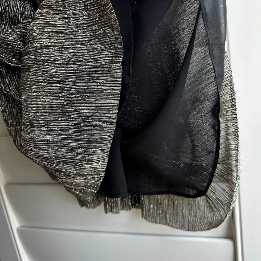 Trina Turk 'Rosemary' Metallic Halter Top in Gold and Black size Small - Image 5