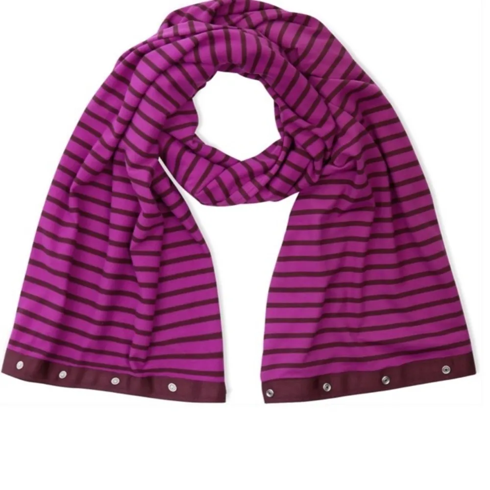Lululemon Vinyasa Scarf
Deenie Stripe Regal Plum Bordeaux Drama - Image 6