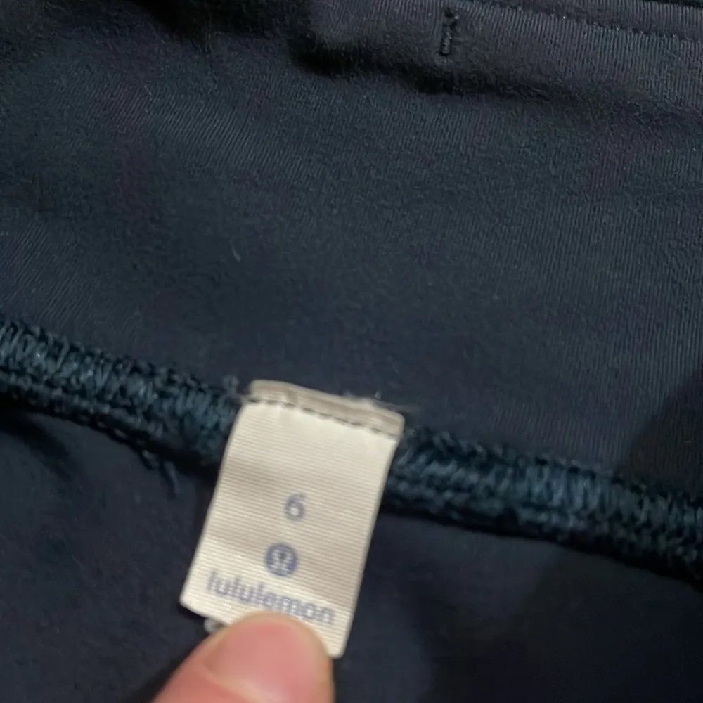 Lululemon Women’s Navy Joggers Sz 6 - Image 5