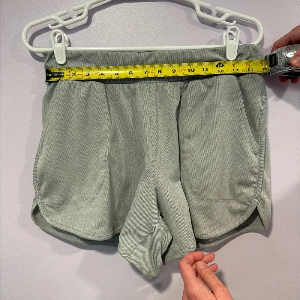 Grey‎ Nike shorts - Image 4