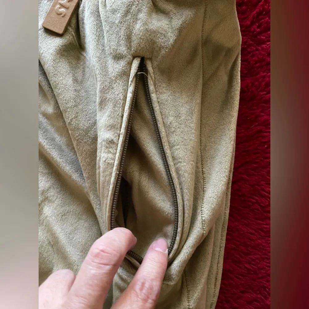 NWT Skims Velour Joggers Pants Velour in Gold Size 4X - Image 8