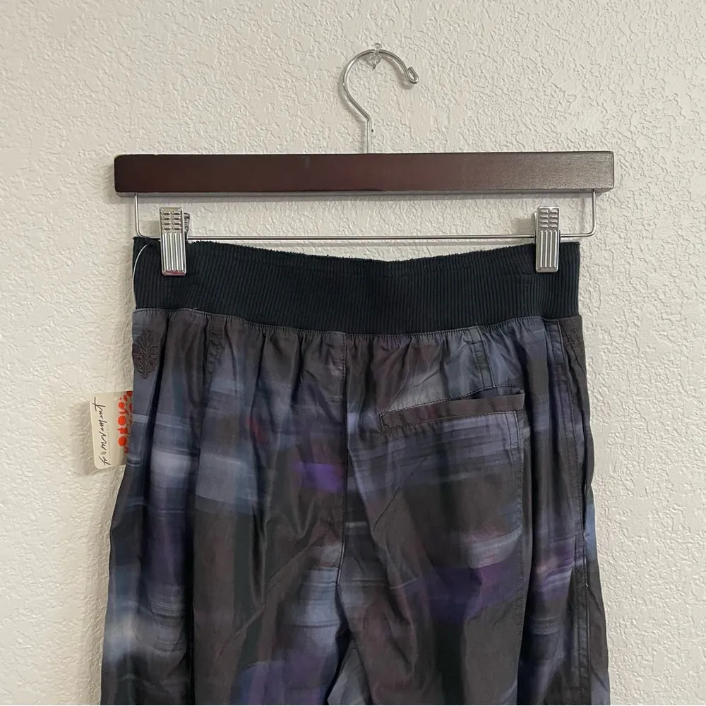 NWT Free People Movement Womens Pants Mesmerize Me Printed Purple Combo Size XS - Image 5