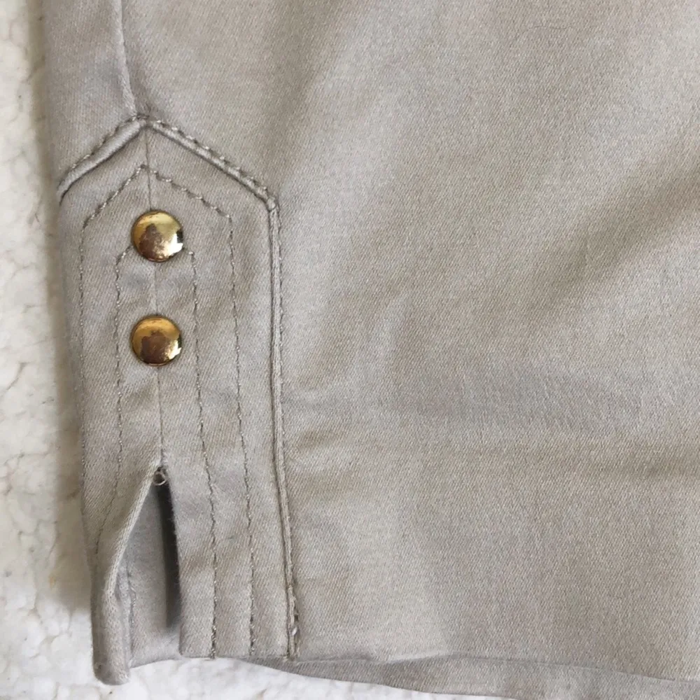Cache Khaki Tan Bermuda Shorts Sz 8 - Image 3