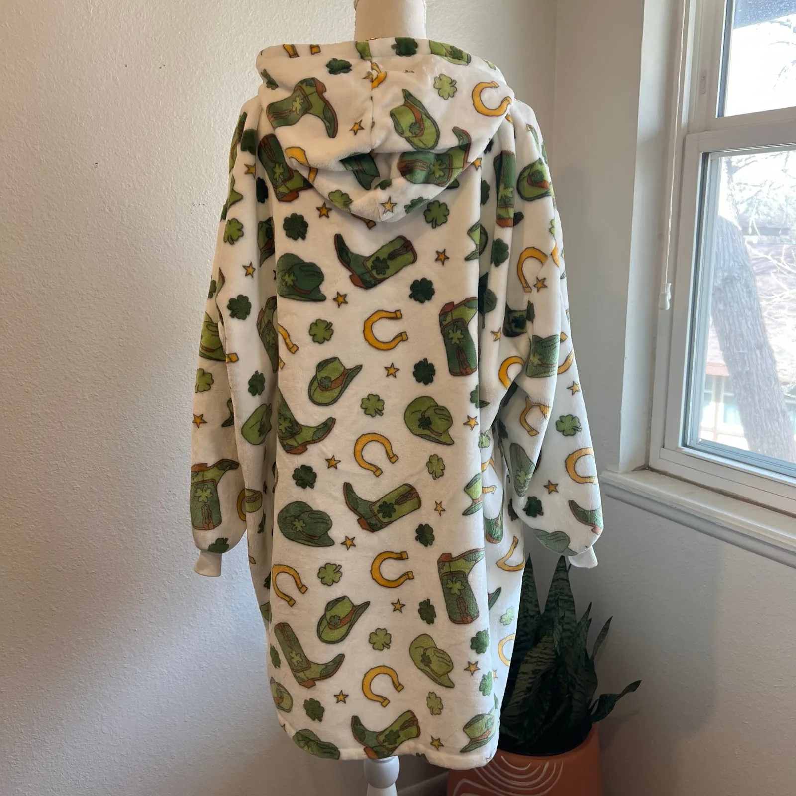 Throwzy Lucky Western Cowgirl Hooded Oversized Soft Lounge Sweater One Size Green Size XL - Image 5