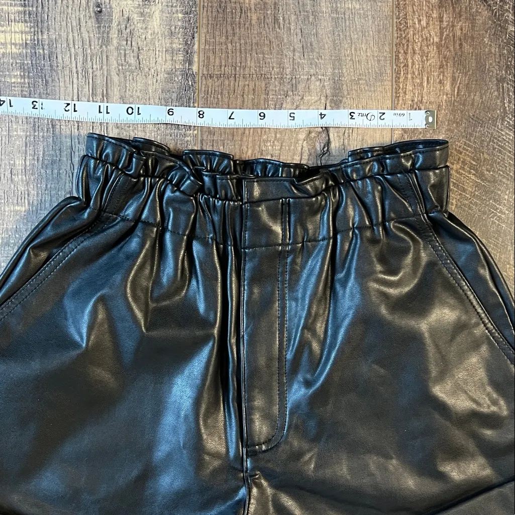 Abercrombie and Fitch Faux Vegan Leather Black Shorts  Size Small - Image 6