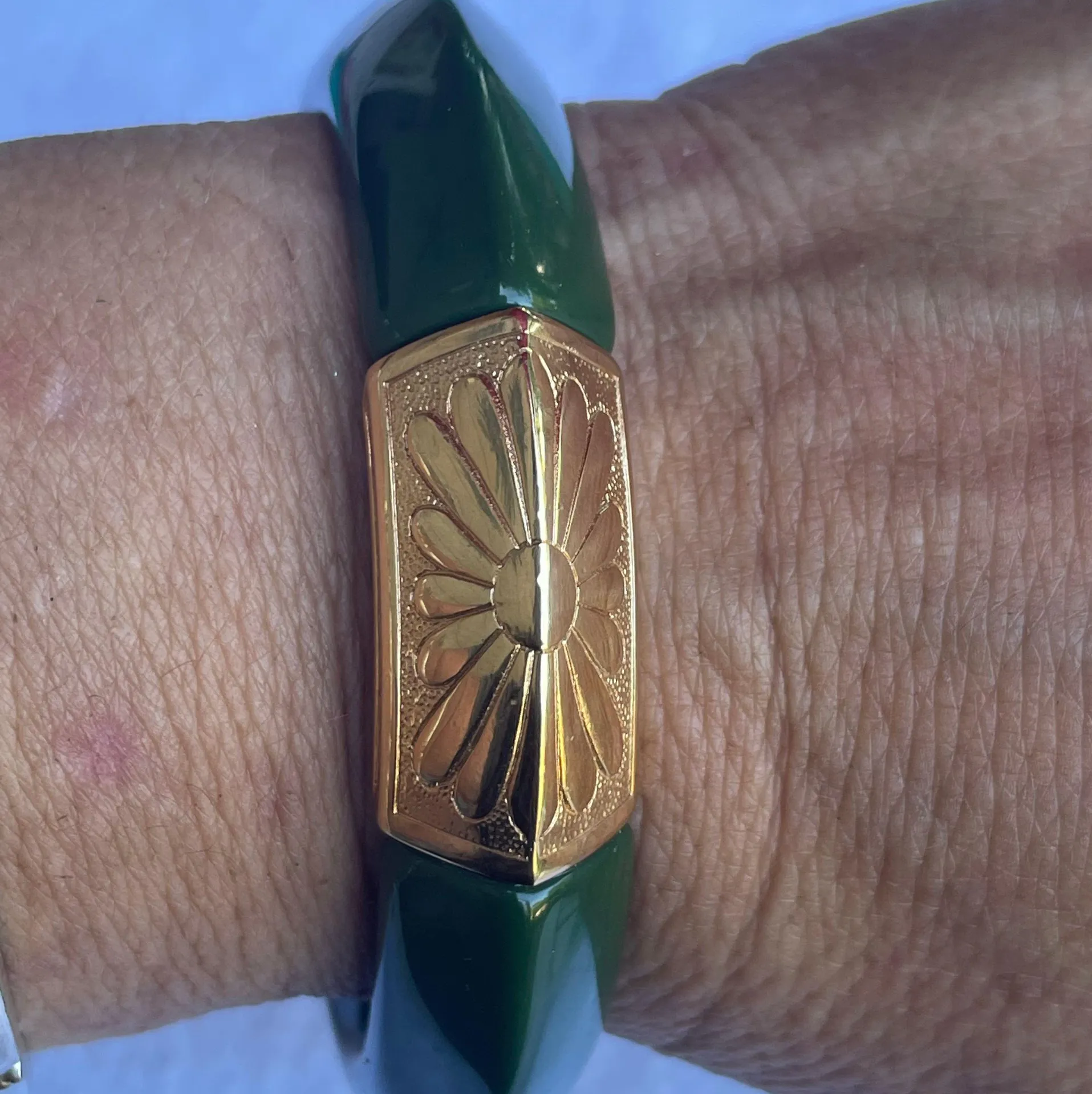 Jones New York Lucite Bangle Bracelet - Image 2