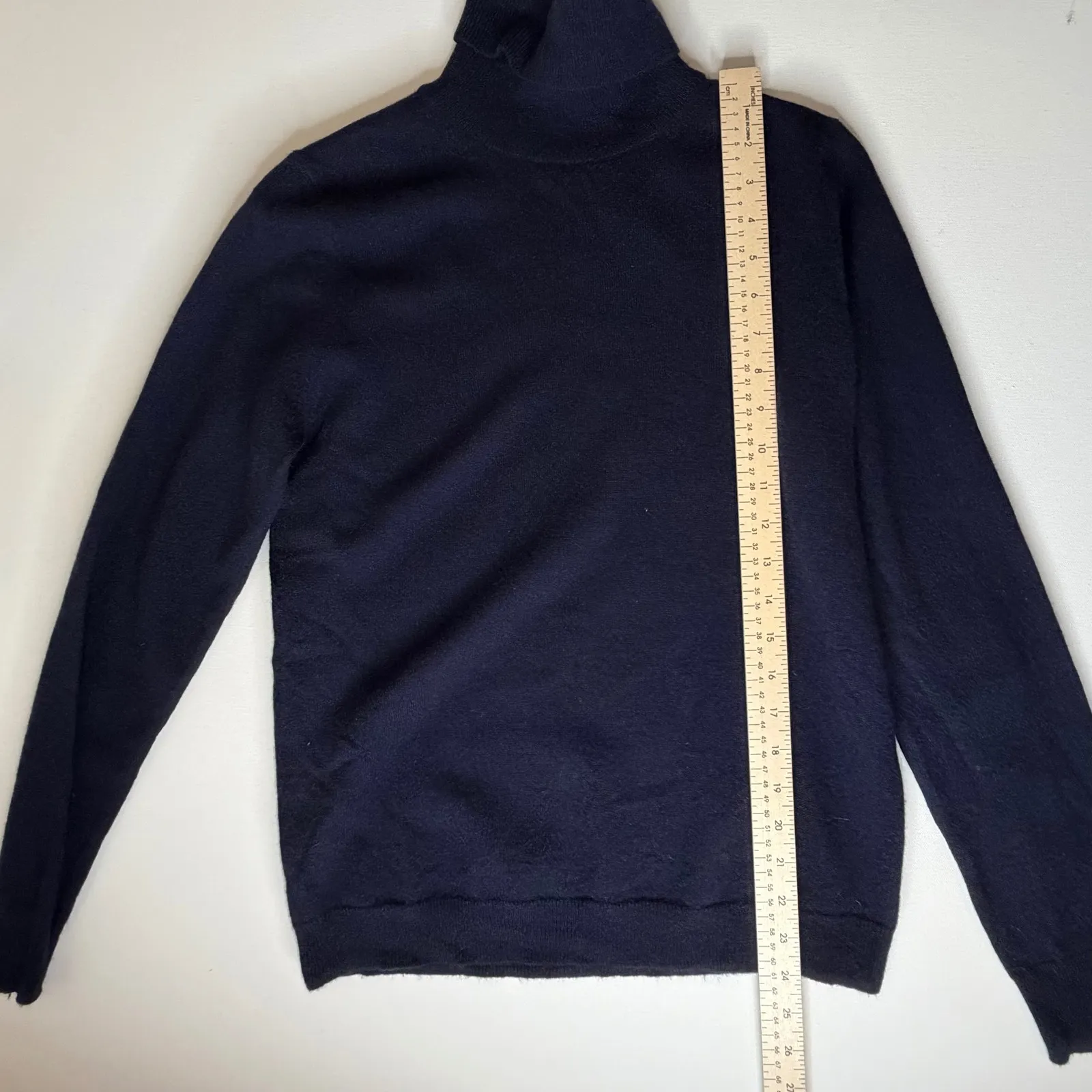 Uniqlo 100% Cashmere Sweater Medium Navy Old Money Quiet Luxury Soft Turtleneck - Image 6