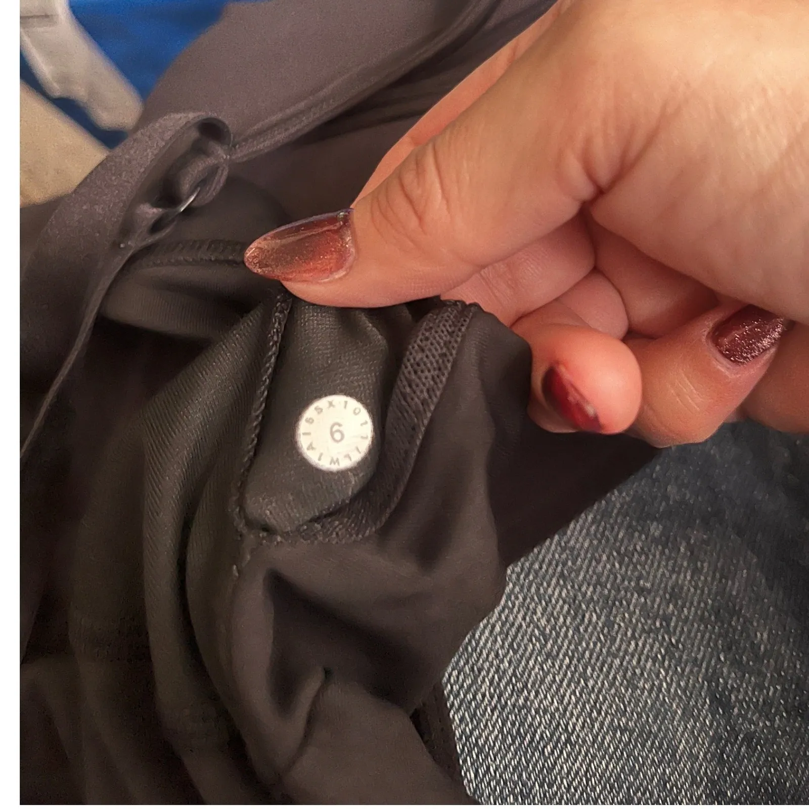 Lululemon Black Mesh Tank Top with Built in Bra Strappy Back Athletic Women Sz 6 - Image 7