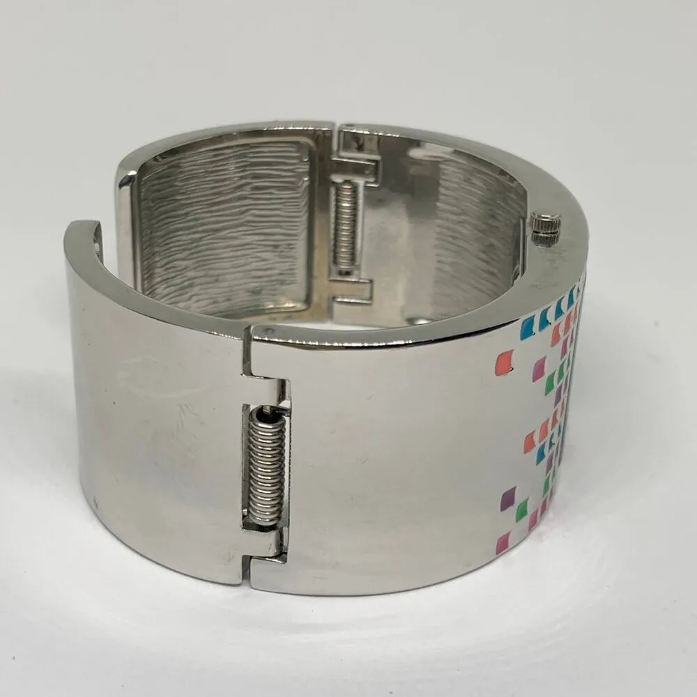 Women’s quartz analog watch 39mm silver tone cuff bracelet size 7” running - Image 6