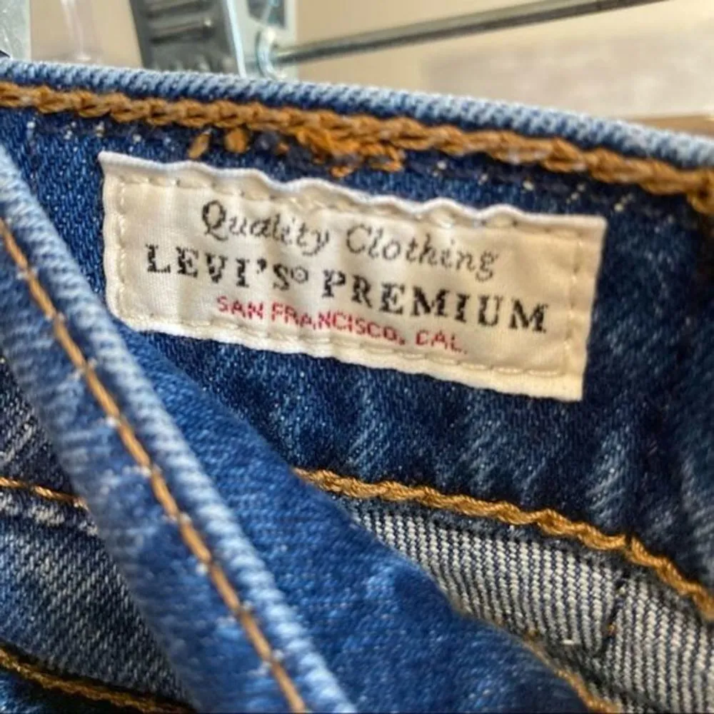 Levi's Premium Wedgie Straight High Rise Raw Hem Jeans Size 28 - Image 8