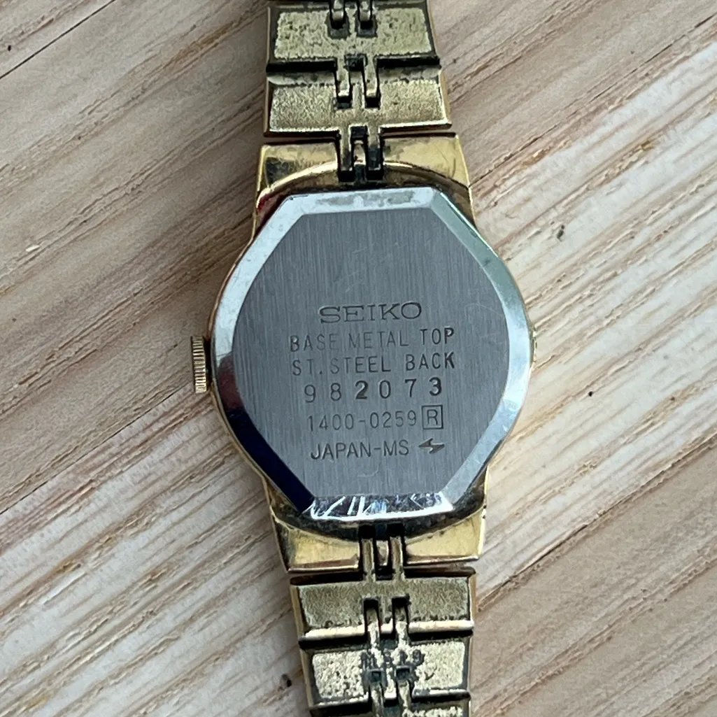 Seiko Ladies Watch Vintage Gold Plated Bracelet Gold Mustard Round Dial - Image 8