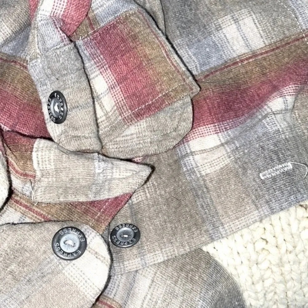 Express vintage plaid button down shirt size large Pink - Image 6