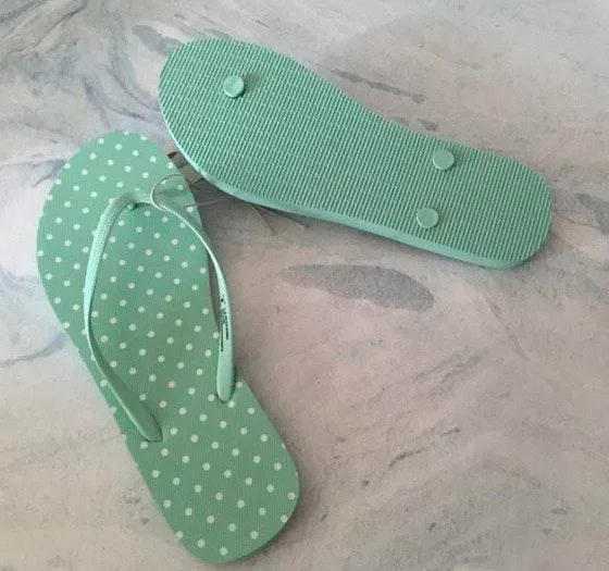 Green Flip Flops Size 6 - Image 3