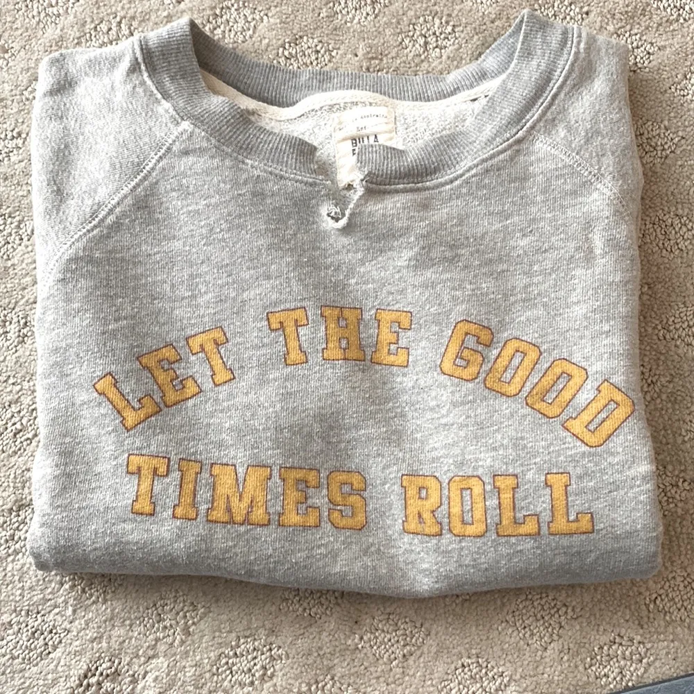 Billabong short sleeved sweatshirt - Image 4