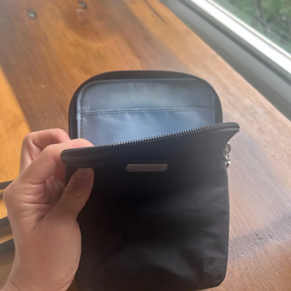 Baggallini Black Belt Bag Compact Durable Design - Image 4