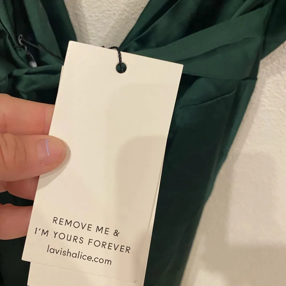 NWT LAVISH ALICE Satin Cross Back Cowl Neck Midi In Green Size 12 - Image 3