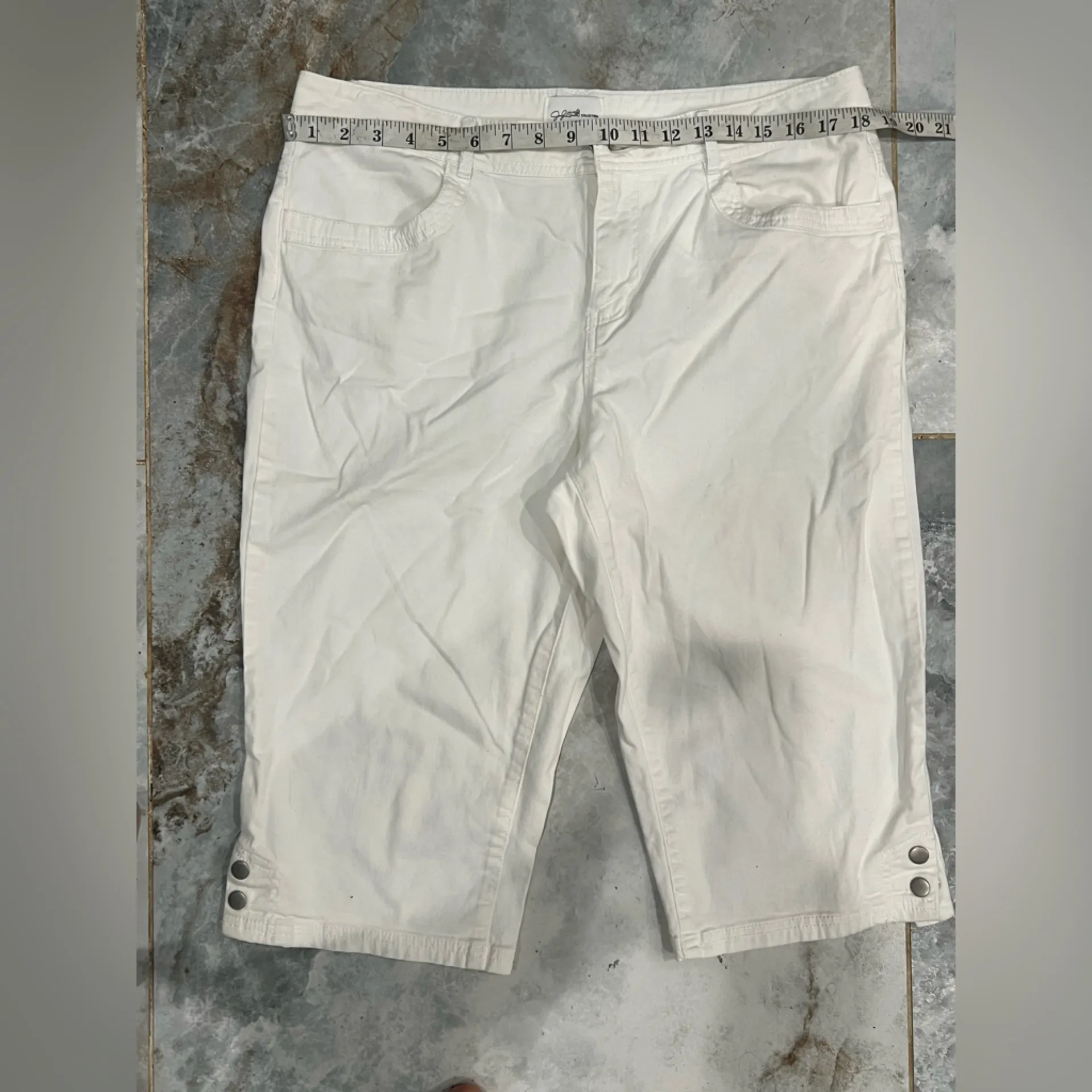 Judy Smith Collection Off - Image 9