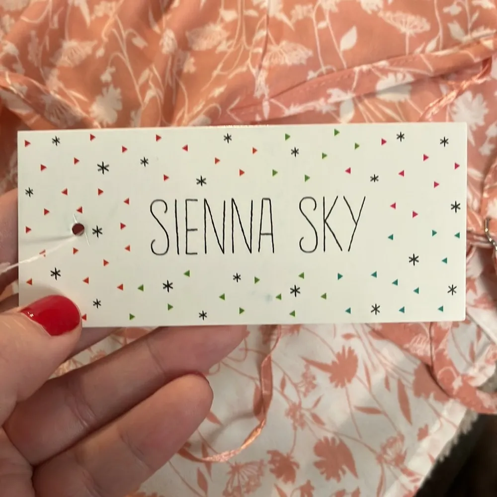 NWT Sienna Sky Sleeveless Blouse, Small - Image 8