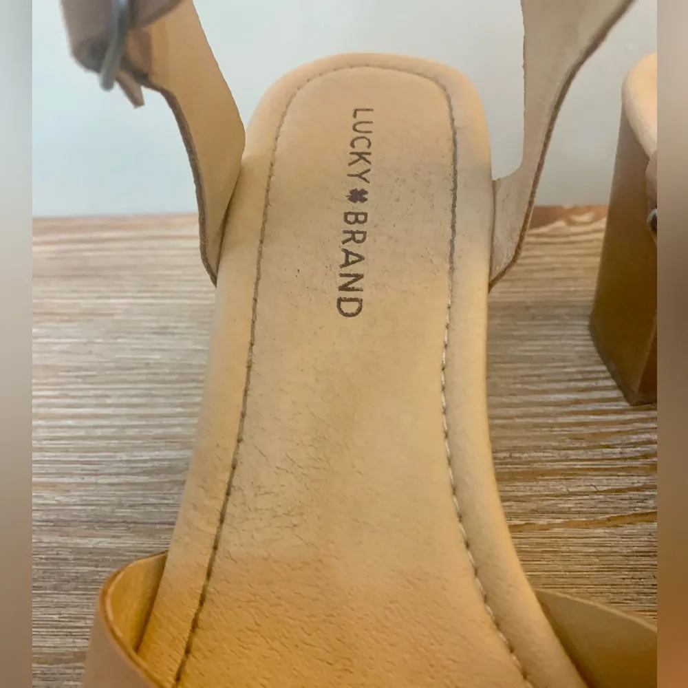 HAIDLEE BROWN - TAN LEATHER SANDALS SIZE 9 MED - Image 10