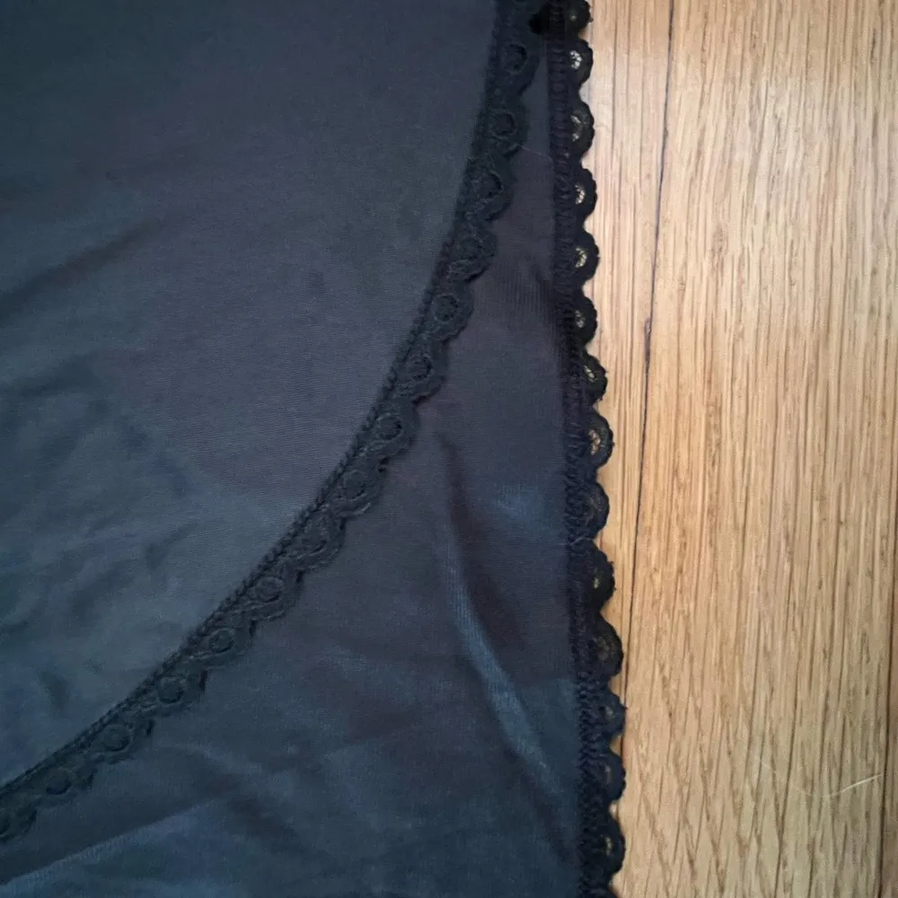 Warner’s Perfect Measure Back Slit Half Slip - Image 4