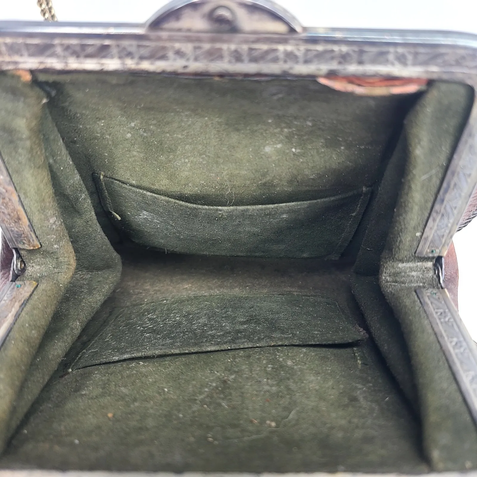 Vintage Art Nouveau Deco Flower Floral‎ Tooled Brown Leather Purse - Image 6