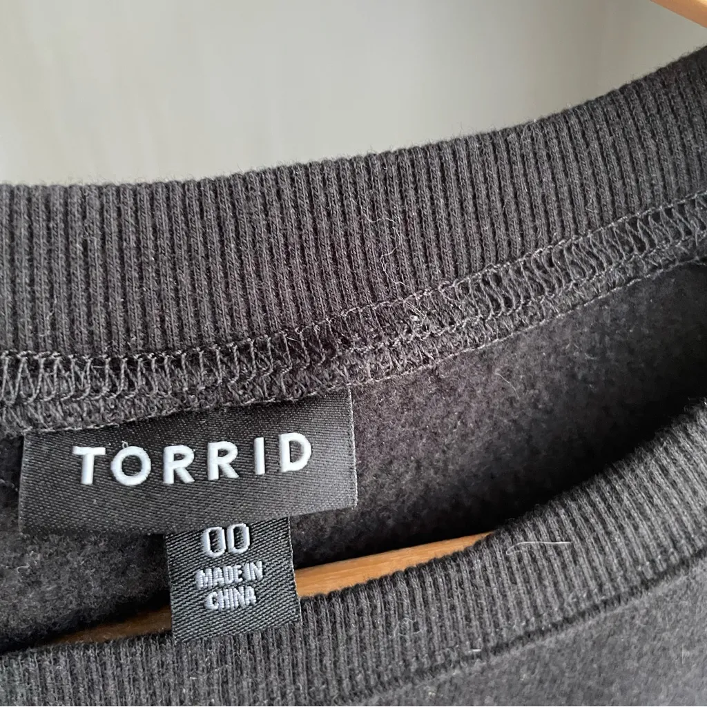 Torrid Skull Classic Fit Sweatshirt Size 00 Womens Medium - Image 5