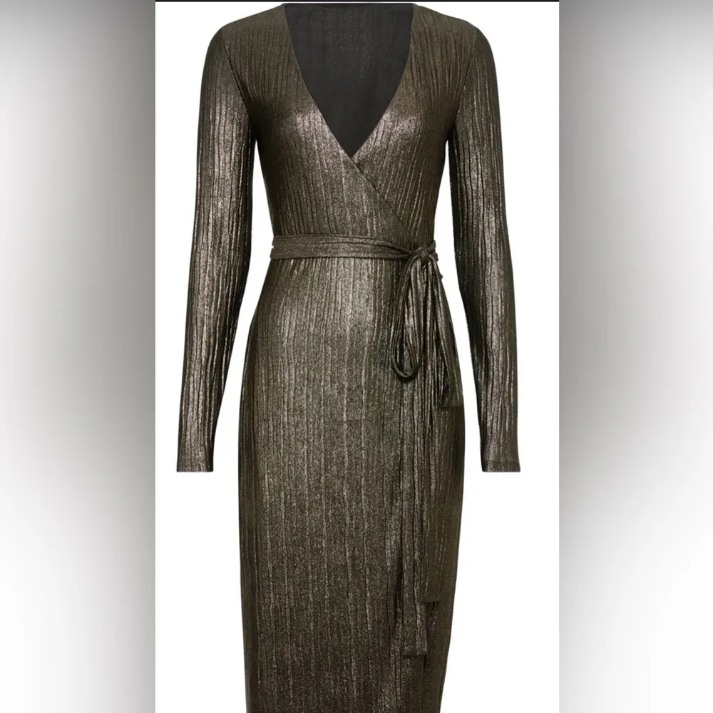 RACHEL ROY COLLECTION 
Gold Pleated Dress Wrap - Image 3