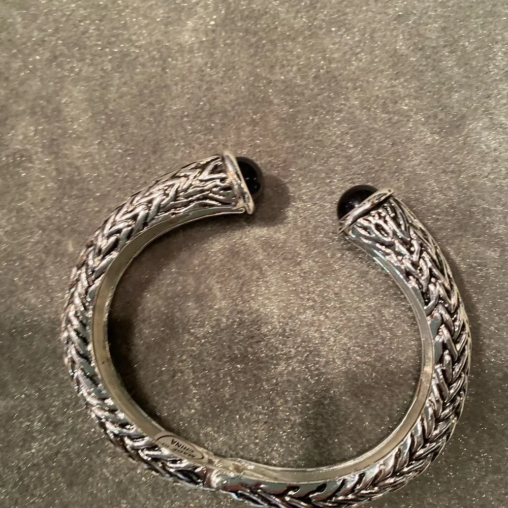 BOUTIQUE Onyx Chunky Bangle Black - Image 4