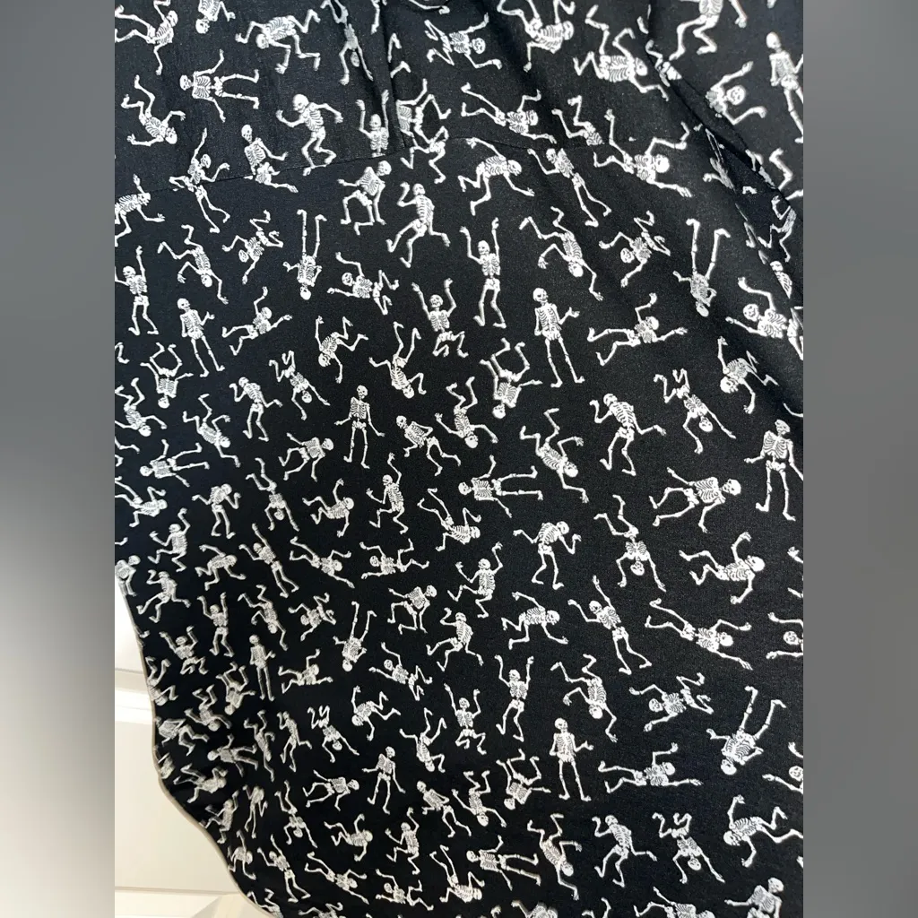 Lularoe Skeletons Amber Lightweight Hoodie Dancing Bones SkullHalloween Sz L NWT - Image 5