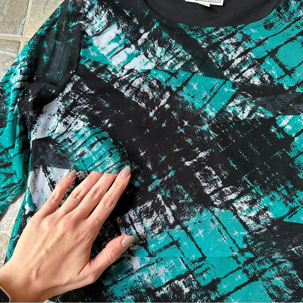 Dana Buchman Abstract Print Sheer Ruffle Blouse Women's Size Large 3/4 Sleeve - Image 2