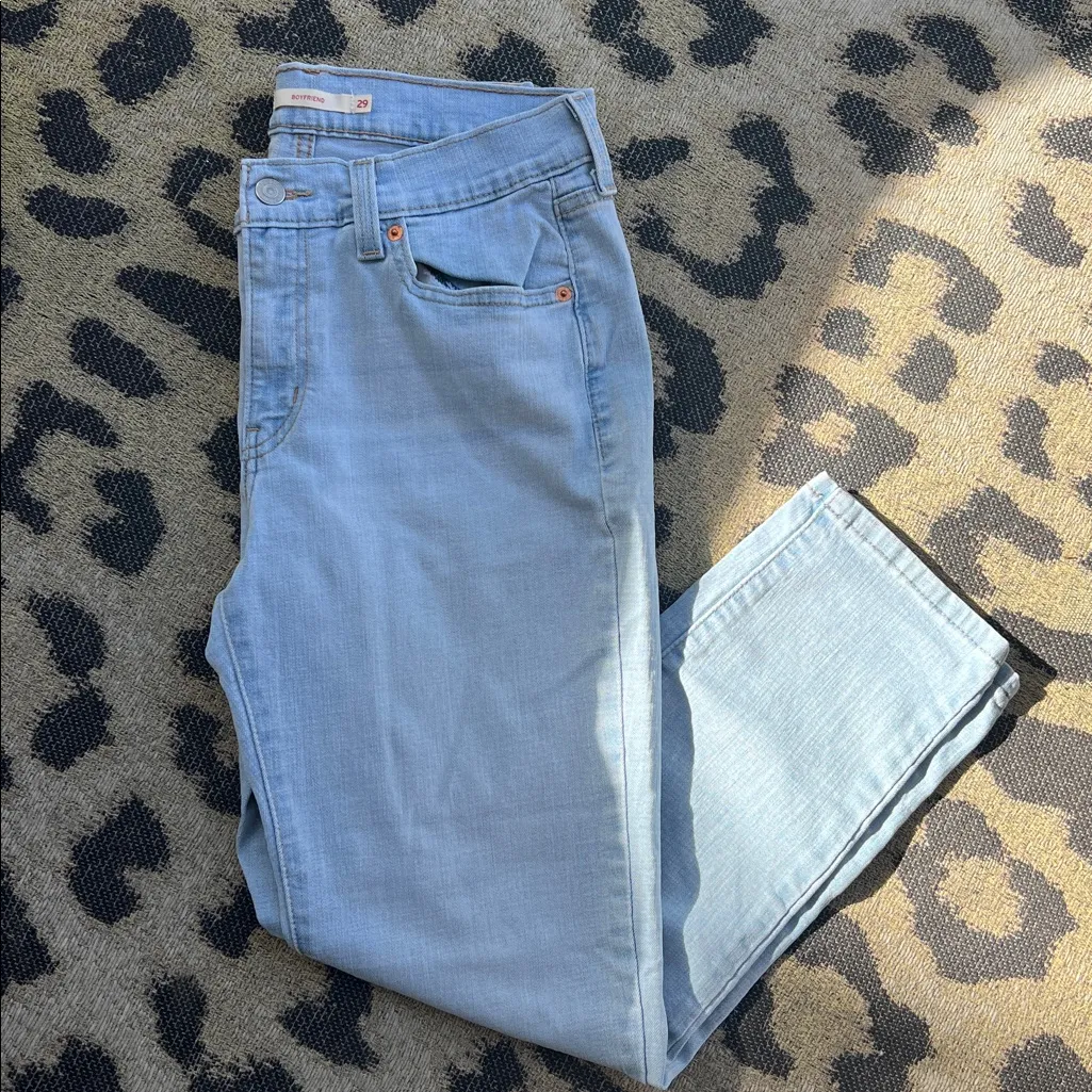 Levi’s Lightwash Denim Boyfriend Ankle Jeans - Image 6