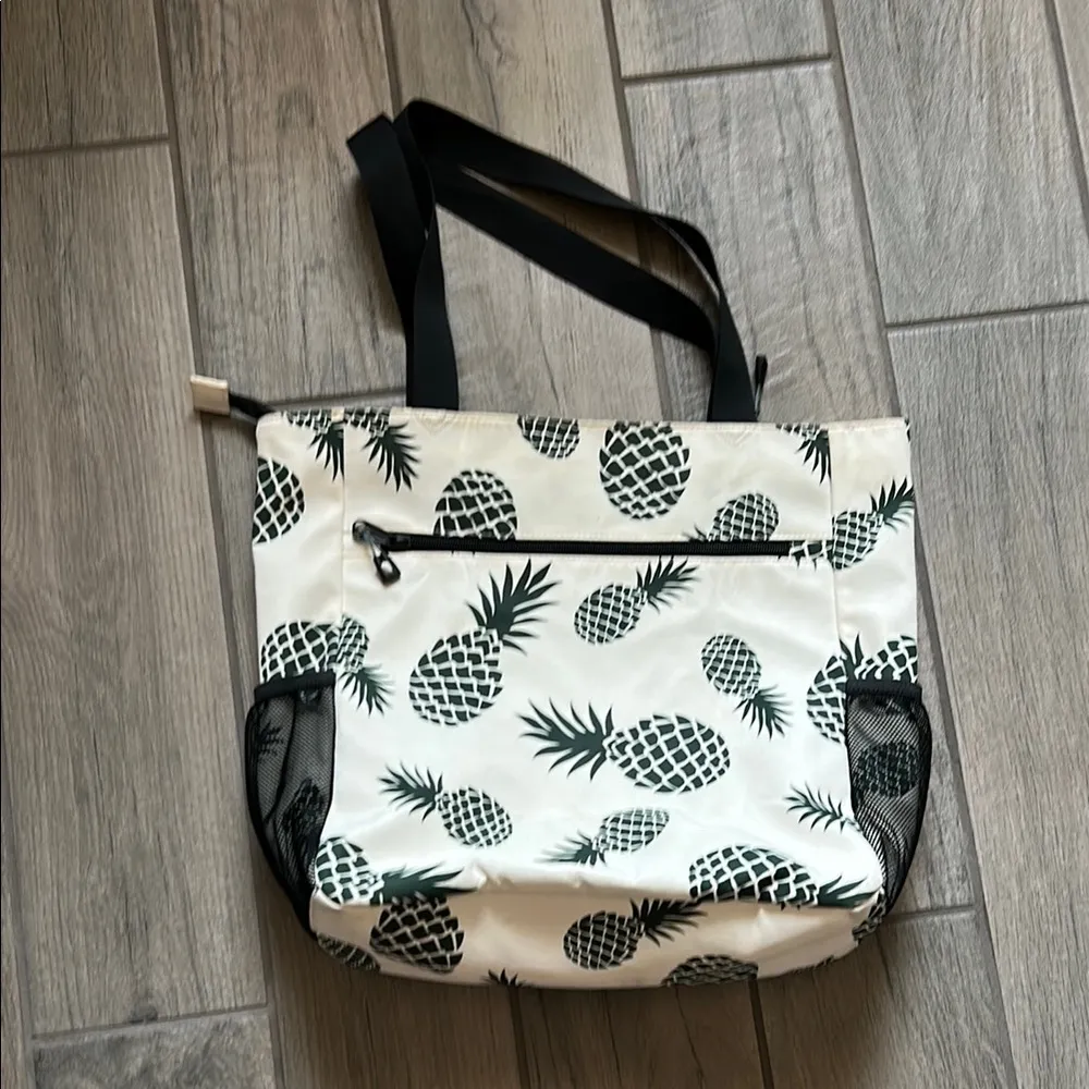Black and White Pineapple Print Canvas Tote Green - Image 5