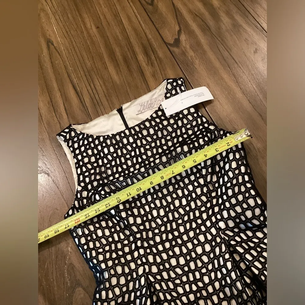 Lela Rose Lace seamed Bodice Sheath Sleeveless Mini Dress Cream Black Size 6 - Image 10