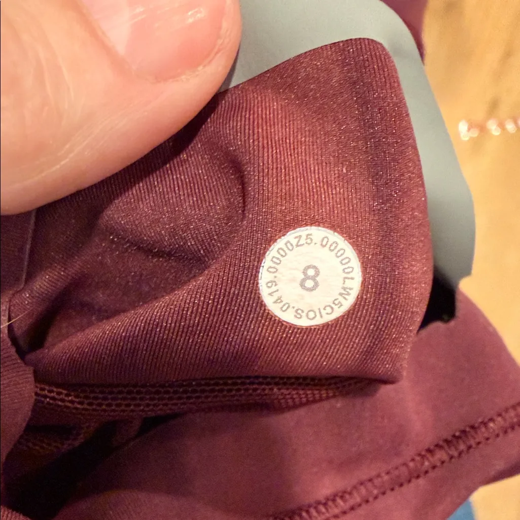 Lululemon In Movement HR Tight 28” Spray Dye White Garnet LSWG 00292 Sz 8 - Image 5