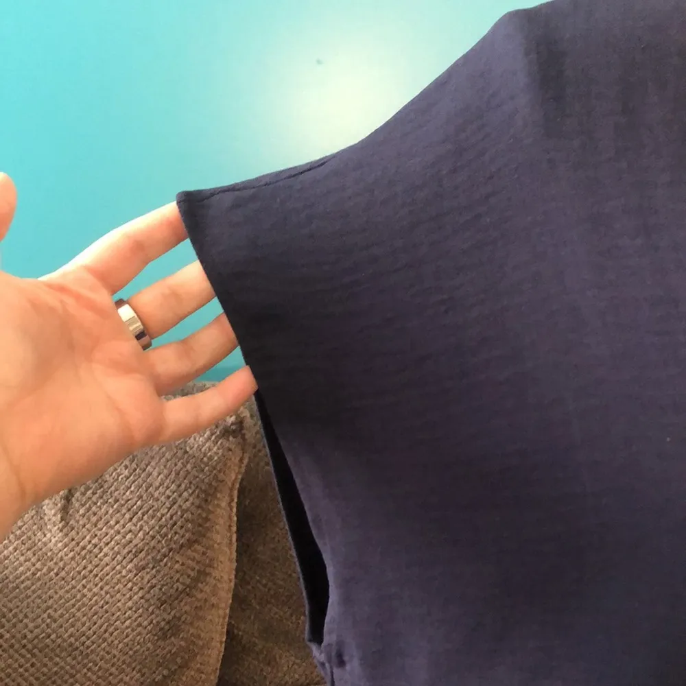 LAST CHANCE 🎉4 for $20 💄 mi ami Short Sleeve Blouse, size Medium - Image 4