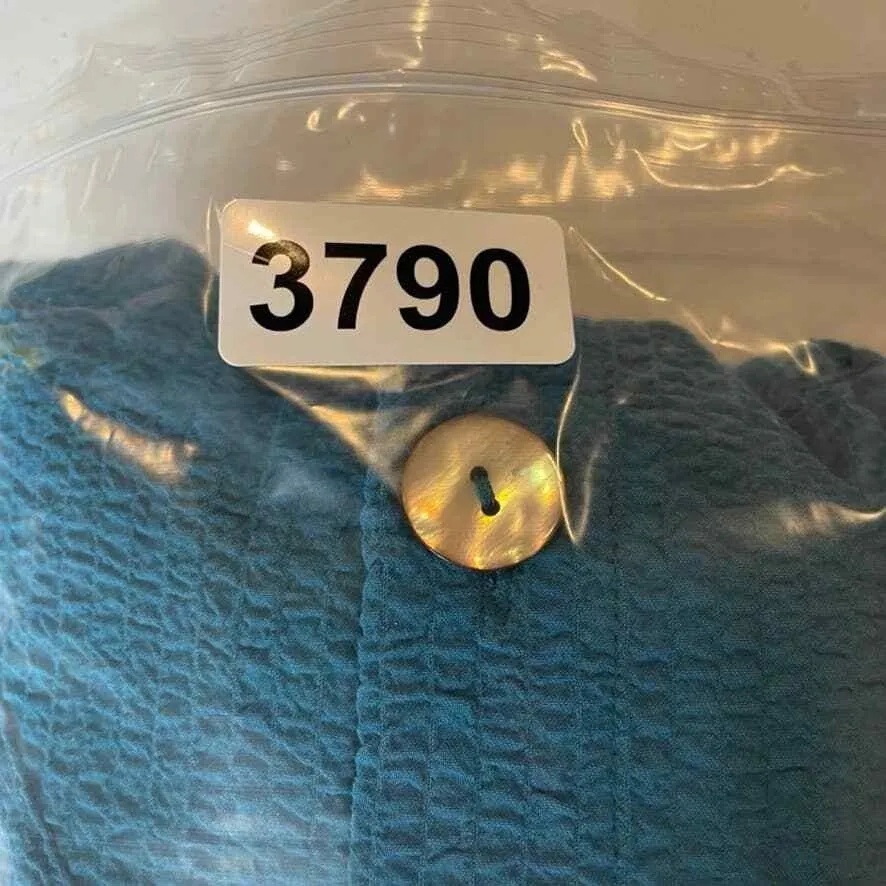 Soft Surroundings Button Front Shirt Womens Small Blue Mother Pearl Buttons - Image 8