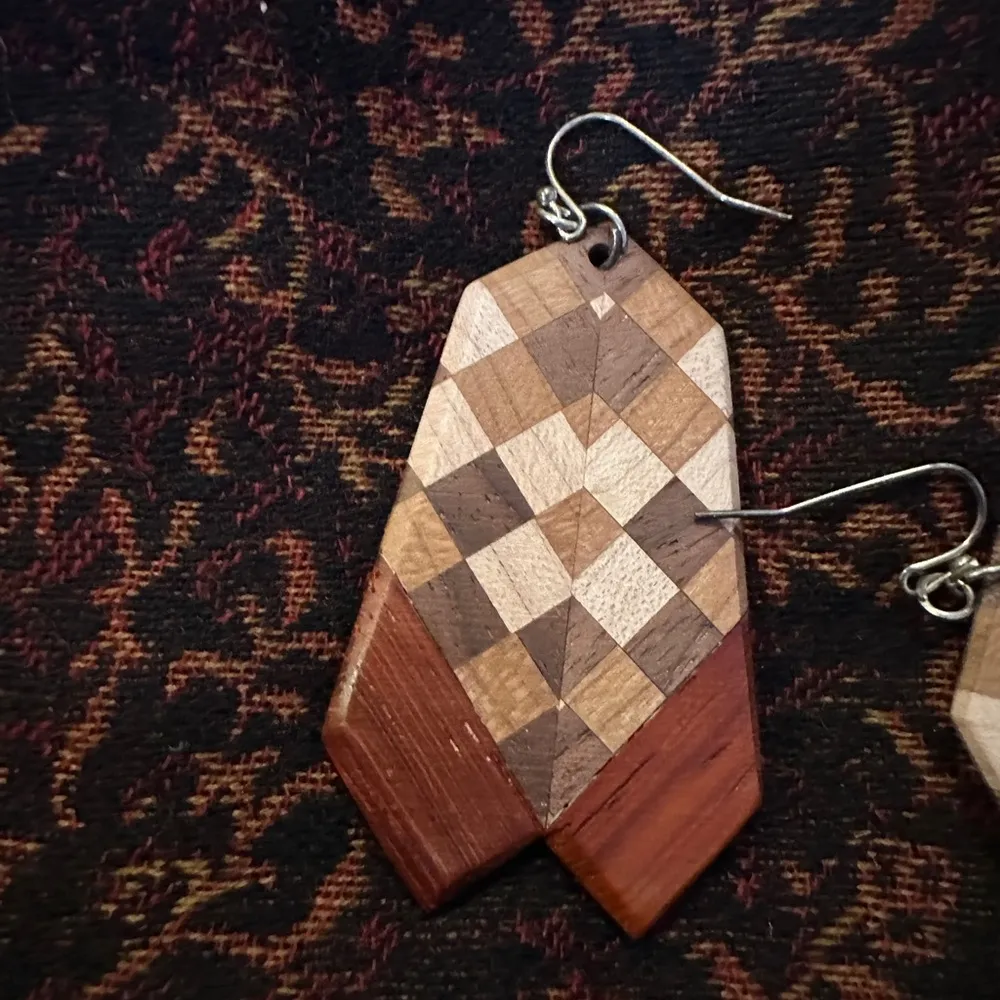 Brown and cream Checkerboard Pattern Wooden Earrings, NWOT - Image 2