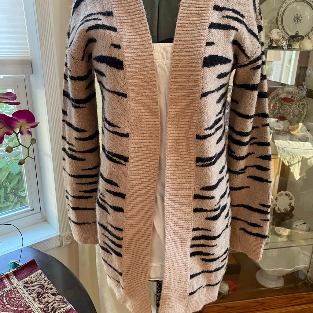 BB Dakota Women's Cardigan - Image 2