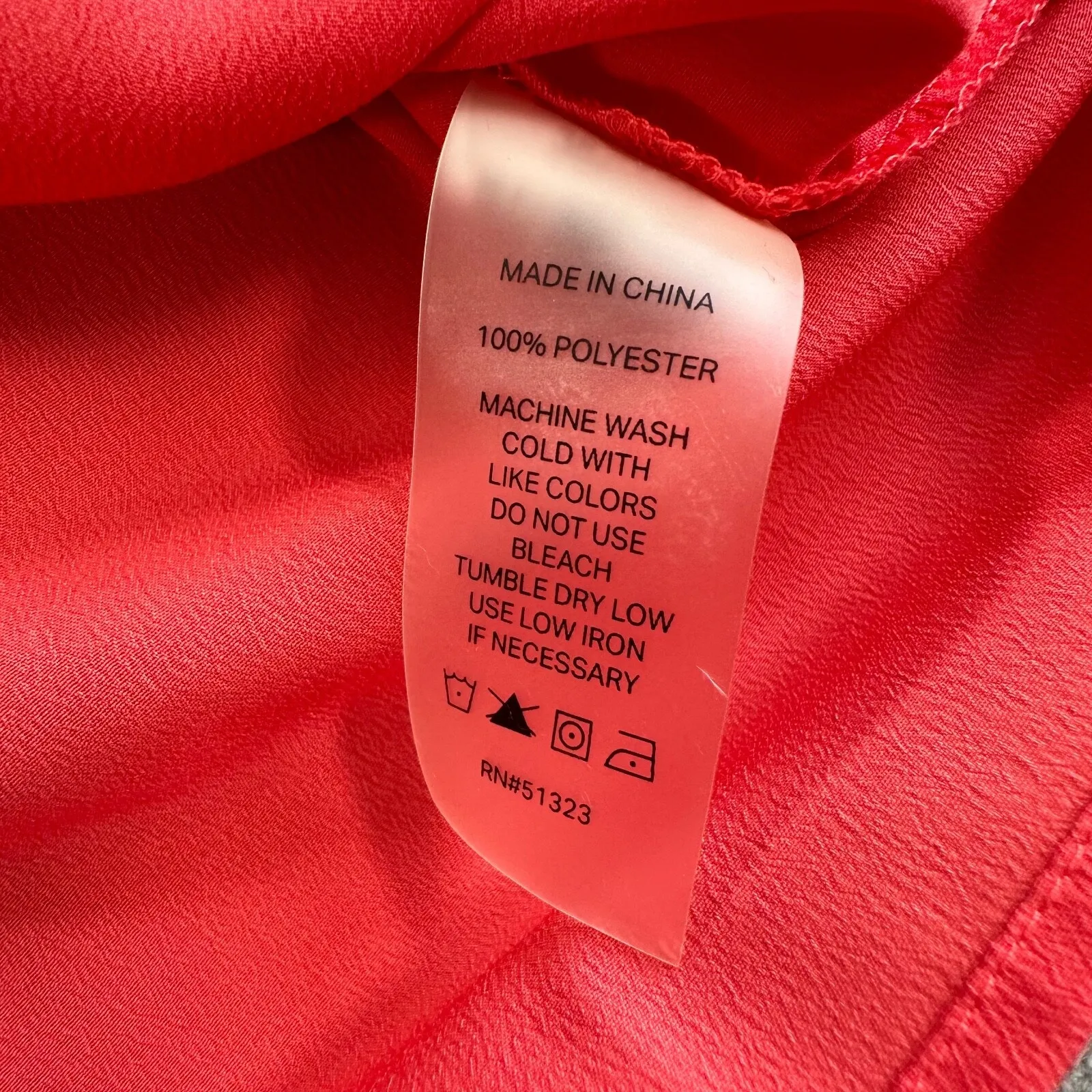 Court & Rowe Coral Pink Sleeveless Blouse Women's Medium Button White Trim Crepe - Image 6