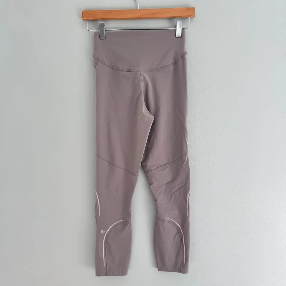 Lululemon Base Pace High-Rise Reflective Crop 23" - Image 9