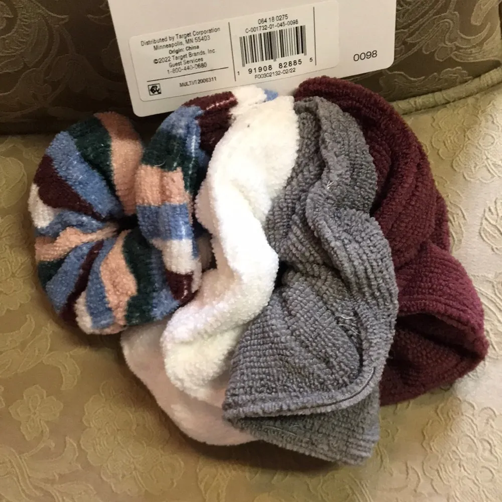 NWT Room Essentials 4 Pack Towel Twisters - Image 5