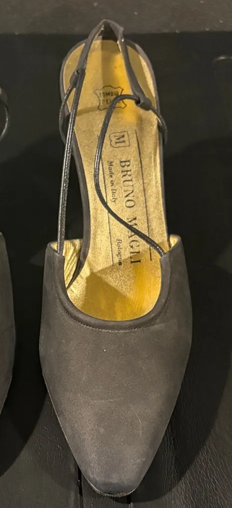 Bruno Magli Women's Black Suede Heels Size 6.5 - Image 2