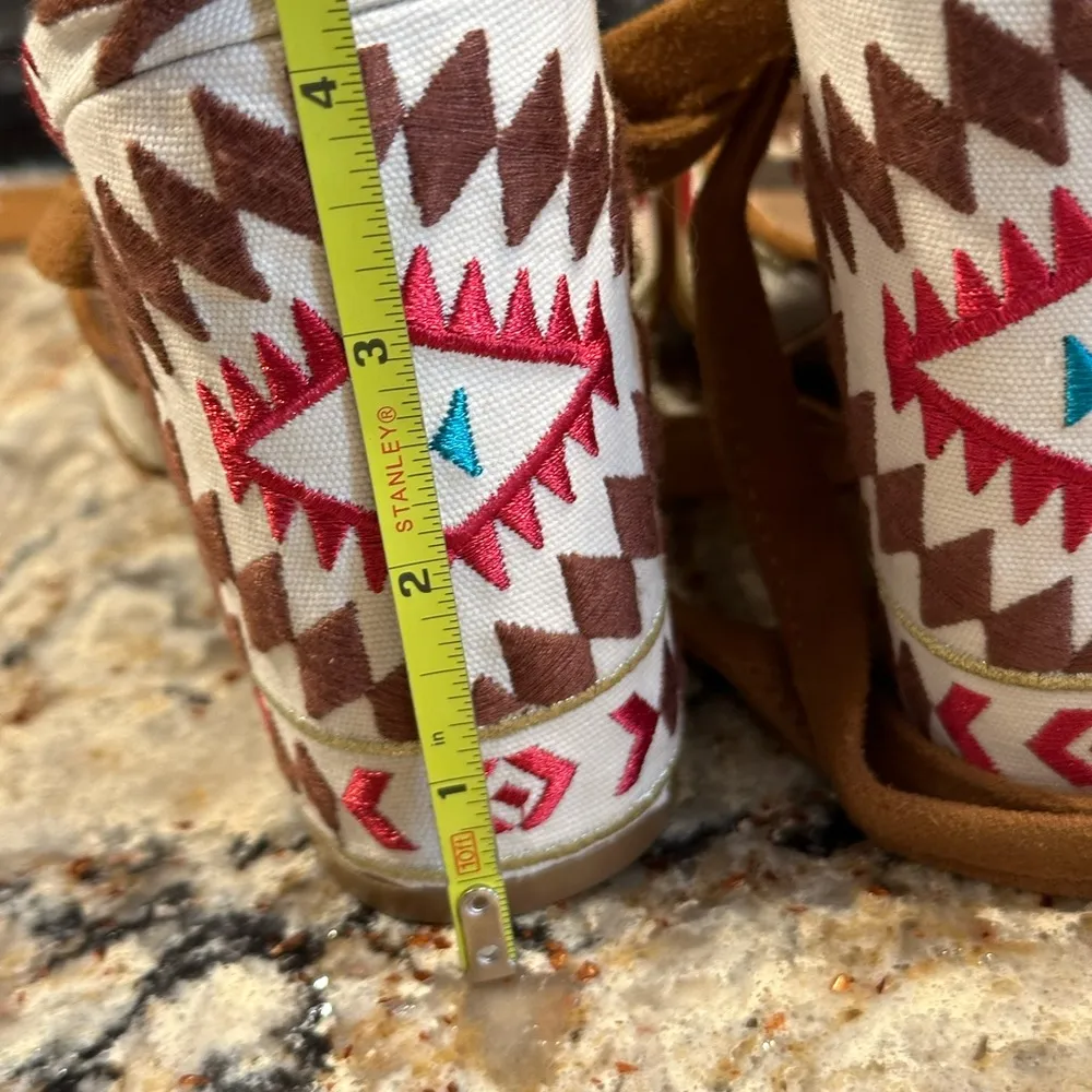 Zigi Soho Vierra Heels Sandals Aztec Embroidered size 7 New STRAPPY ANKLE - Image 8