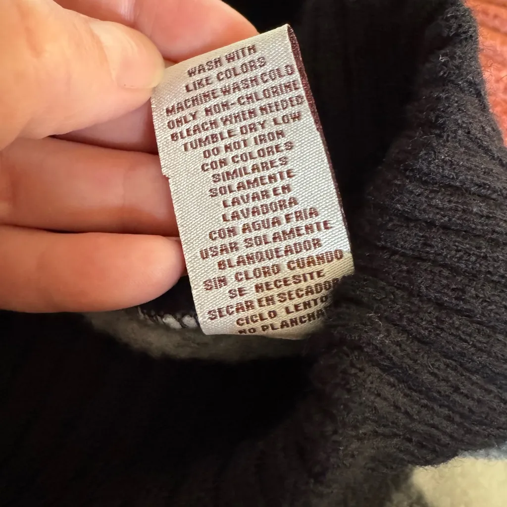 Le Moda buffalo plaid fleece poncho‎ Black Size undefined - Image 4